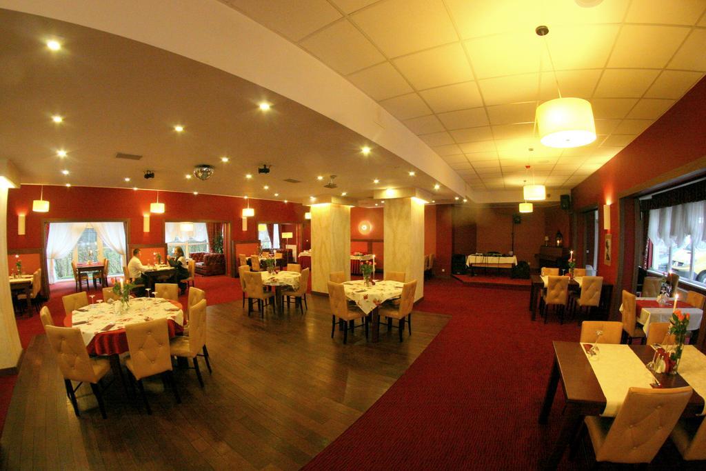 Hotel I Restauracja Złoty Las Esterno foto
