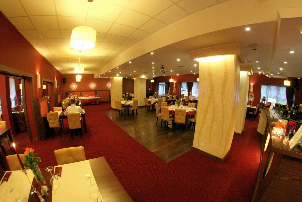 Hotel I Restauracja Złoty Las Esterno foto