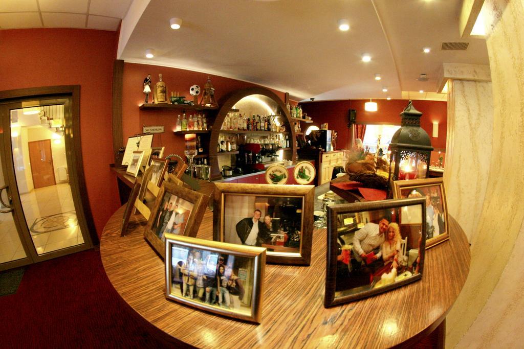 Hotel I Restauracja Złoty Las Esterno foto