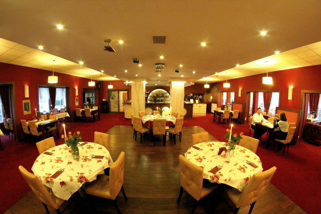 Hotel I Restauracja Złoty Las Esterno foto