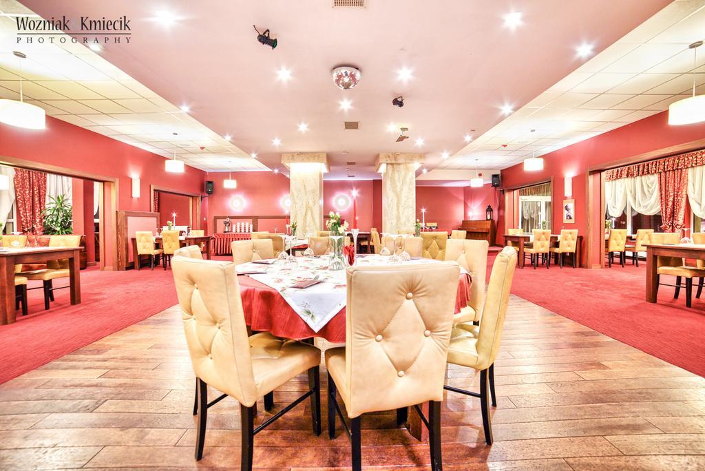 Hotel I Restauracja Złoty Las Esterno foto