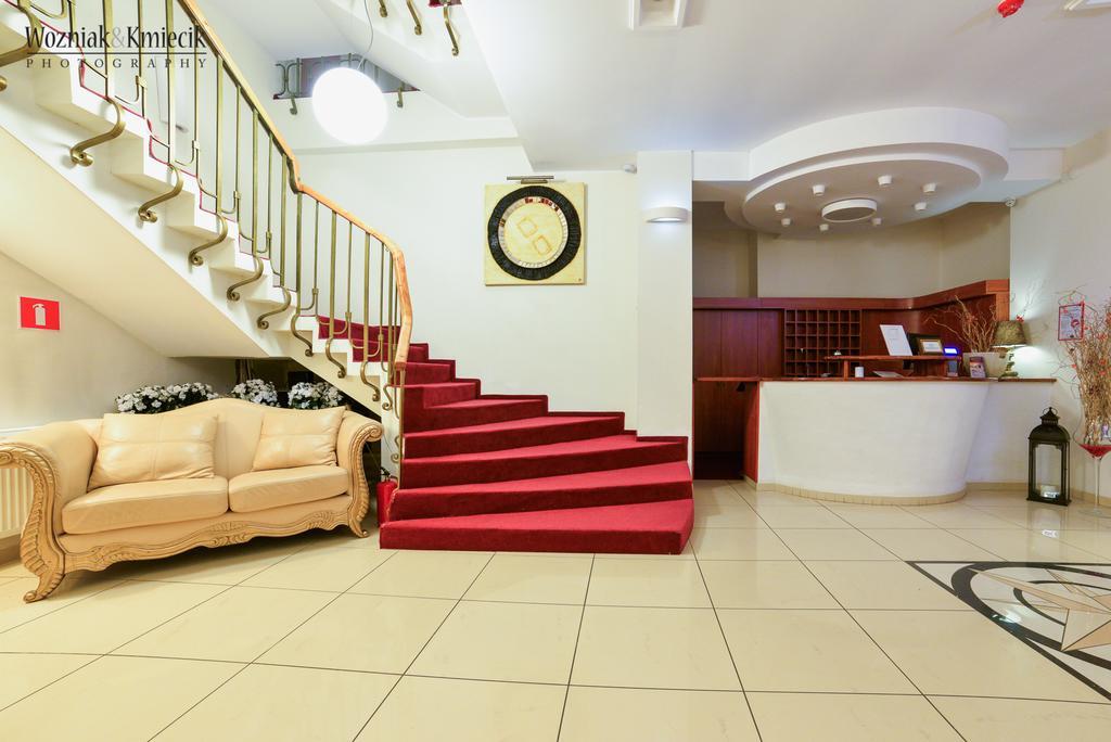 Hotel I Restauracja Złoty Las Esterno foto