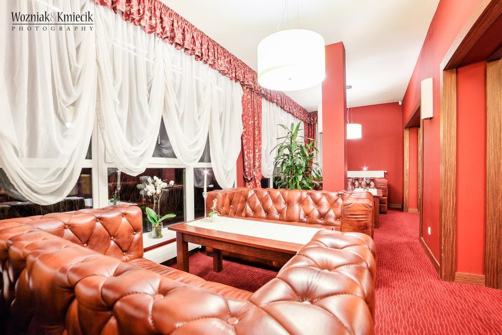 Hotel I Restauracja Złoty Las Esterno foto