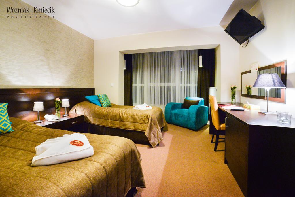 Hotel I Restauracja Złoty Las Esterno foto