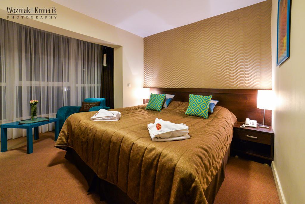 Hotel I Restauracja Złoty Las Esterno foto