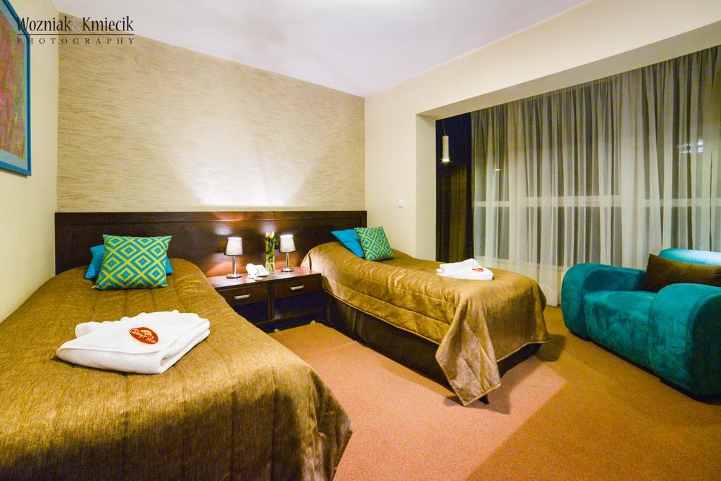 Hotel I Restauracja Złoty Las Esterno foto