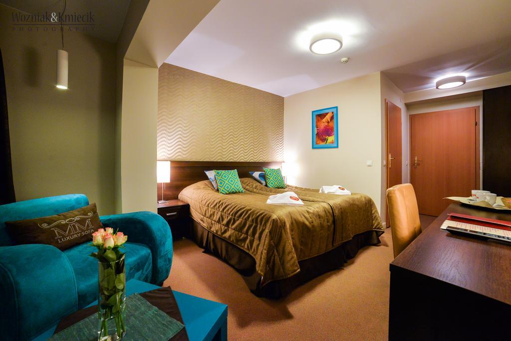 Hotel I Restauracja Złoty Las Esterno foto